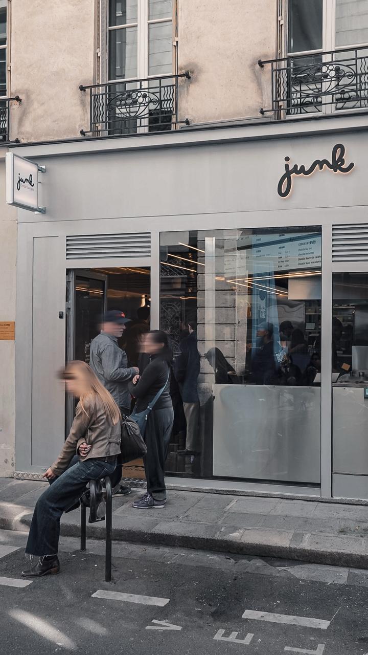 Junk Marais is now open.
📍 38 rue de Saintonge, Paris 75003
🕒 Mon-Sun: 12:00 pm - 10:30pm
#smashburgers #parisrestaurant #junkburgers #openingrestaurant